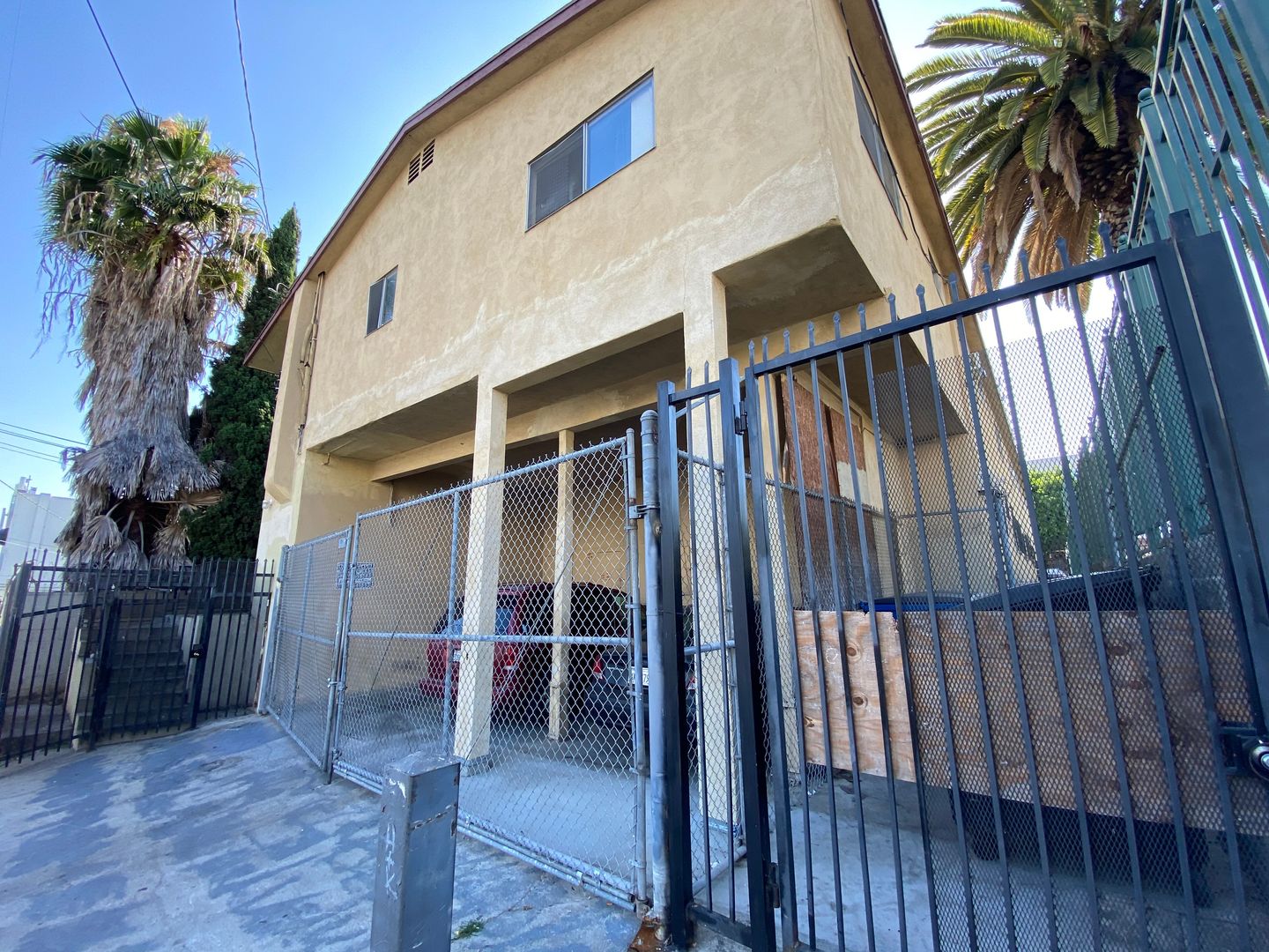 LOS ANGELES Apartment: 950 S. GRAND VIEW ST.,