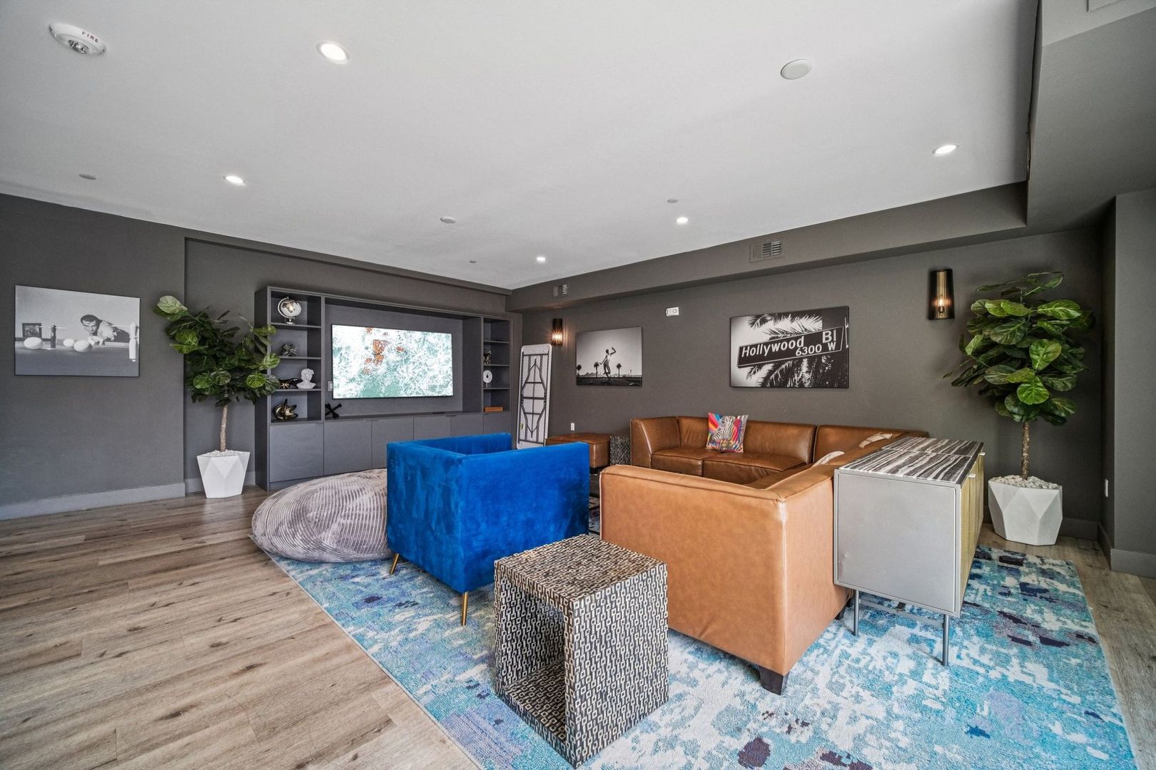 North Hollywood Apartment: 5525 Case Avenue