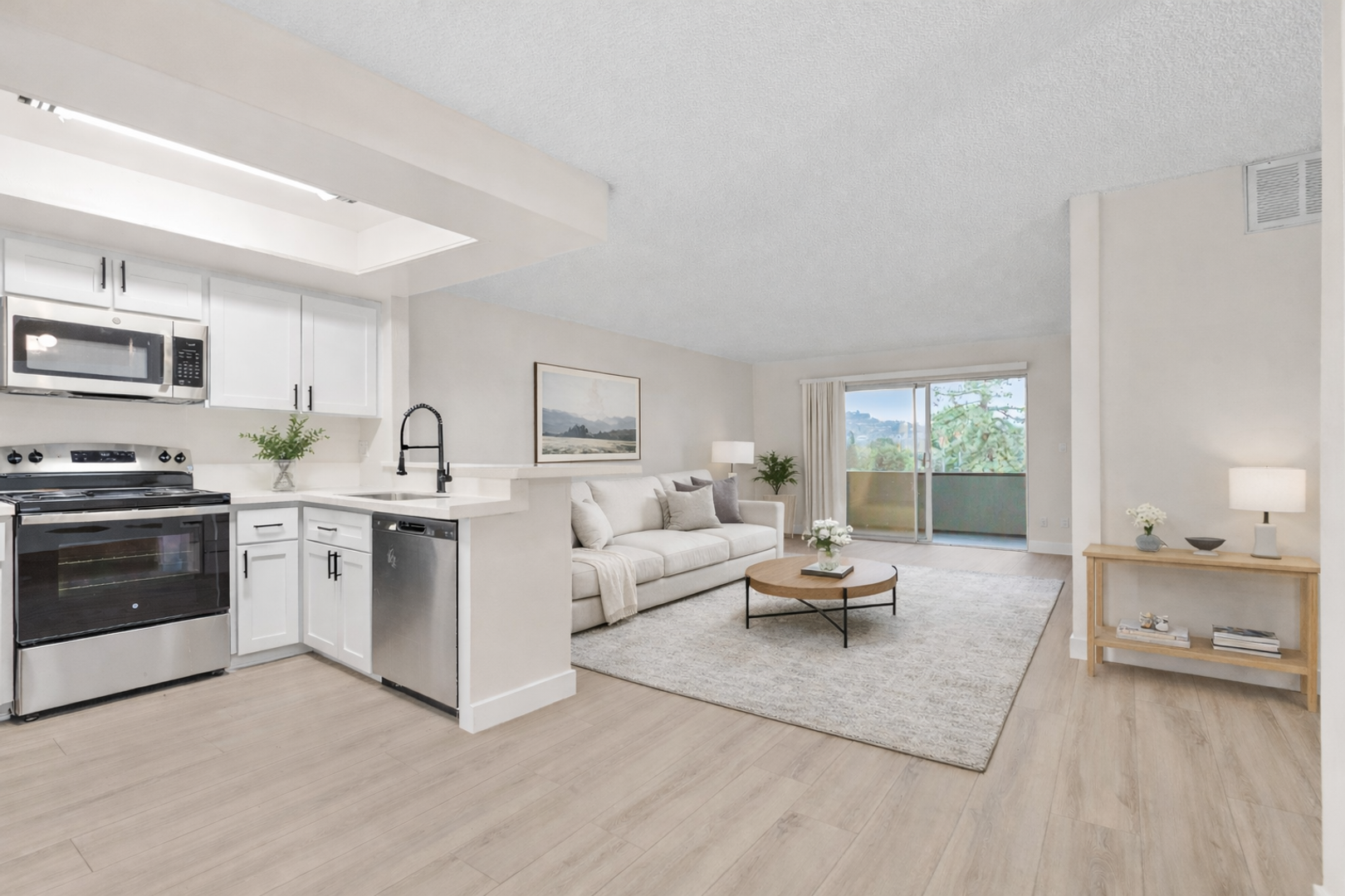 VALLEY VILLAGE Apartment: 11558 RIVERSIDE DR.,