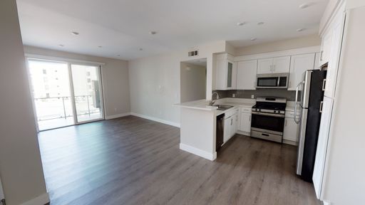 FREE RENT! Live in Luxury in Our 2 Bdrm Apt. in the NoHo Arts District!! – photo 1