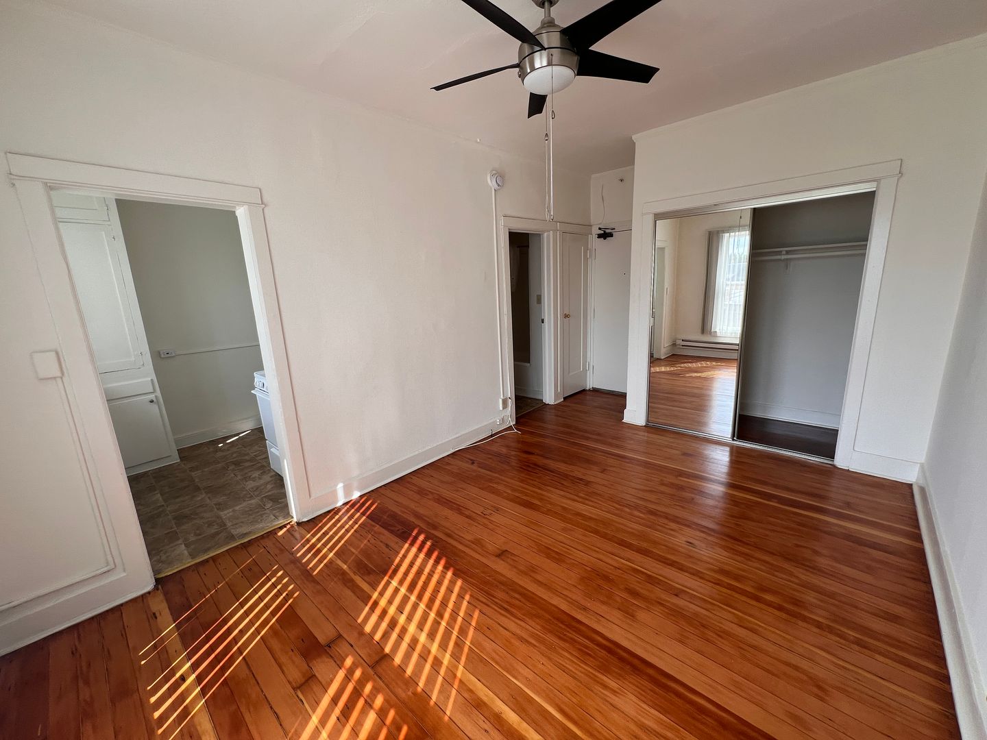 LOS ANGELES Apartment: 2532 DALY STREET