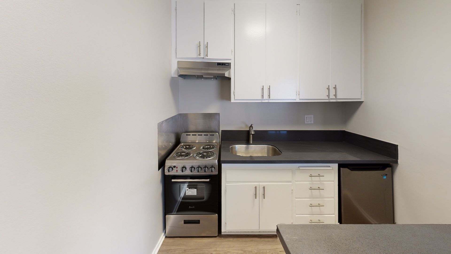 CANOGA PARK Apartment: 6810 MILWOOD AVE.,