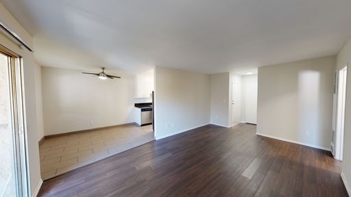 FREE RENT! Beautiful 2 bdrm / 2 bathroom For RENT! – photo 1
