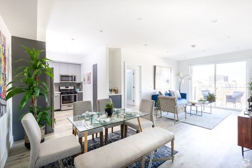 Newly Constructed Luxury Community in NoHo Arts District! Rent NOW – photo 1