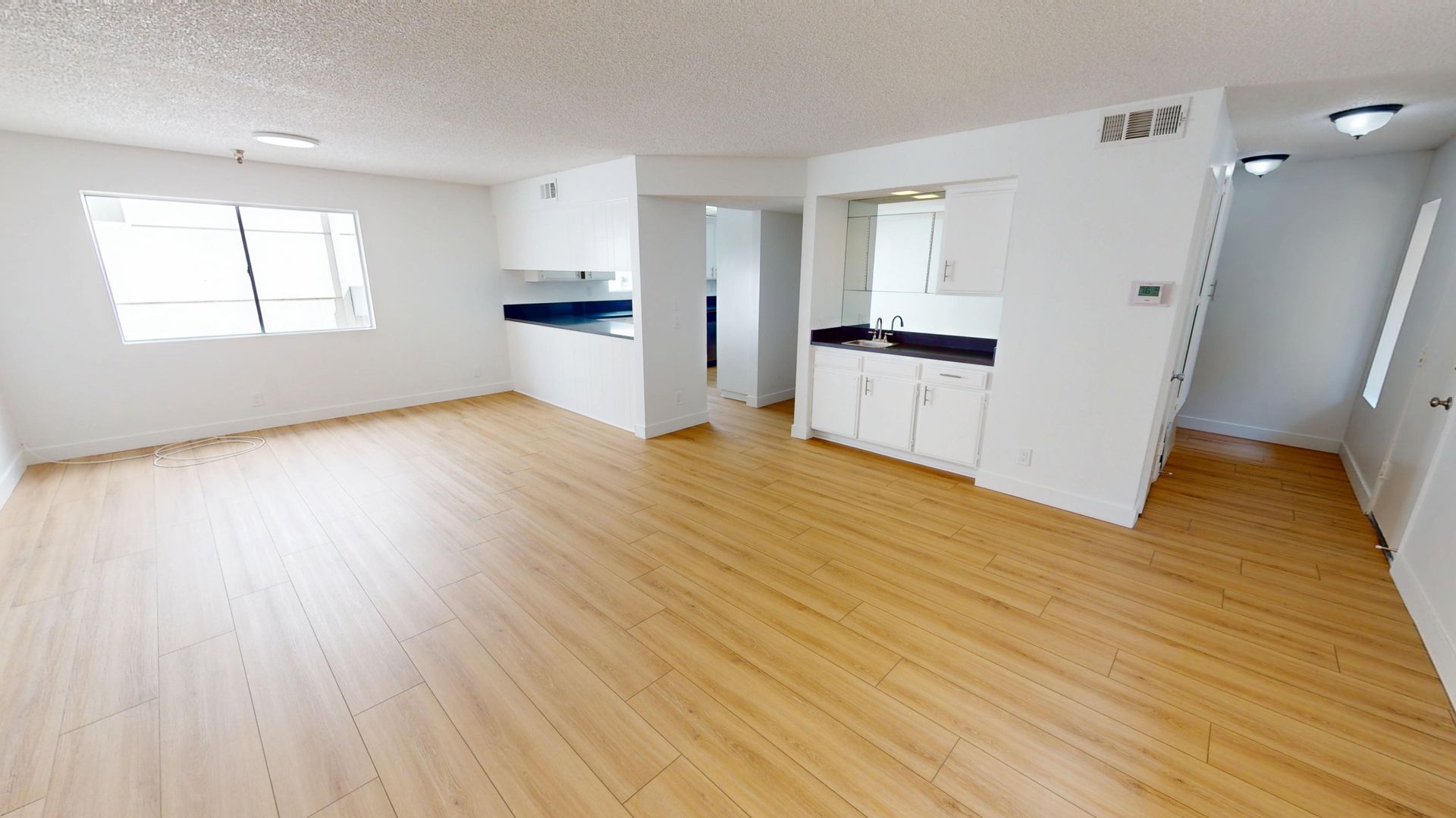NORTH HOLLYWOOD Apartment: 12617 OXNARD STREET