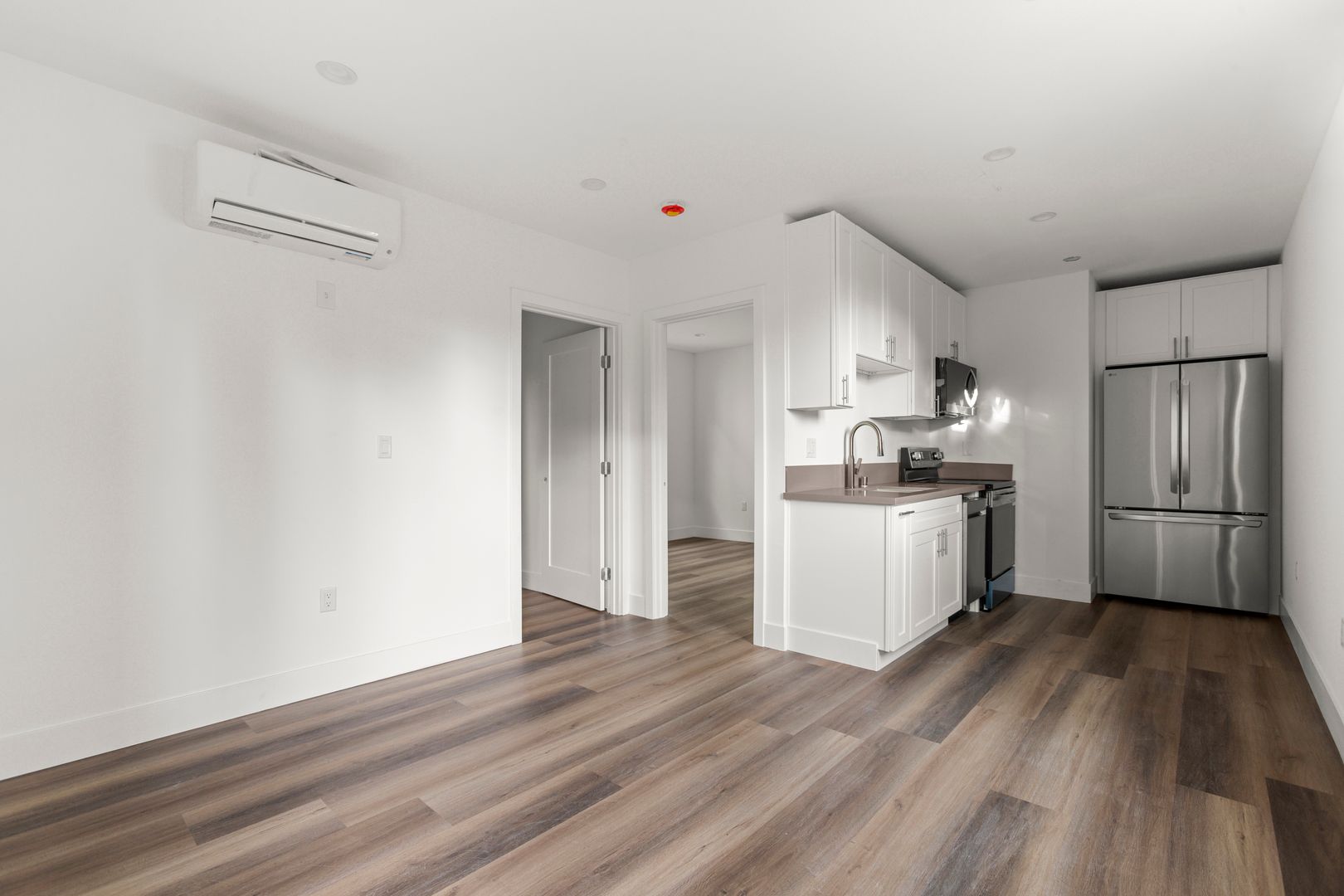 West Hollywood Apartment: 7634 Hampton Ave,