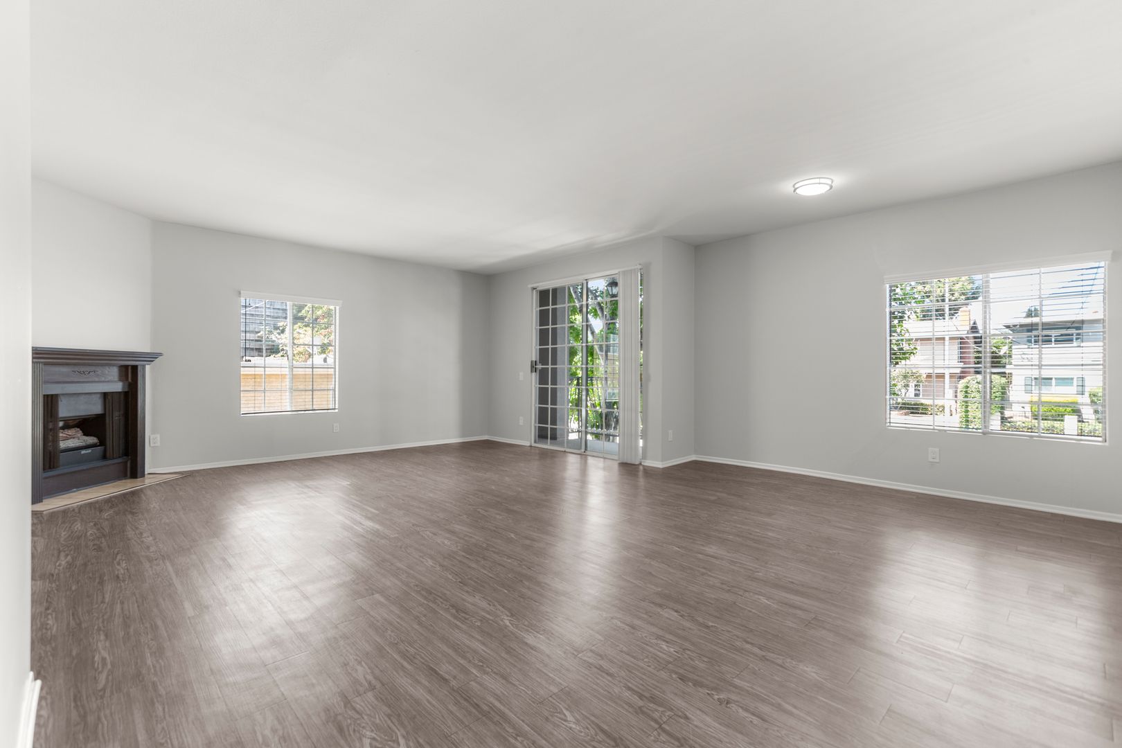 SHERMAN OAKS Apartment: 4912 KESTER AVENUE