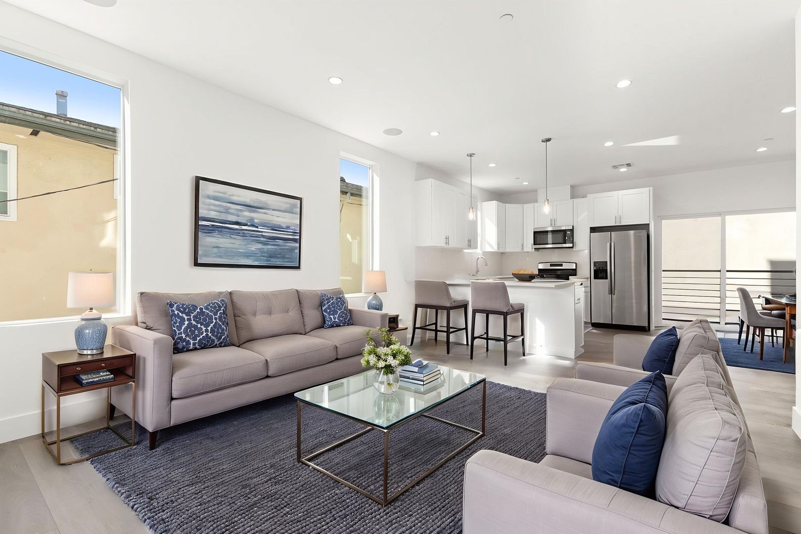 Los Angeles Apartment: 1034 North Oxford Avenue