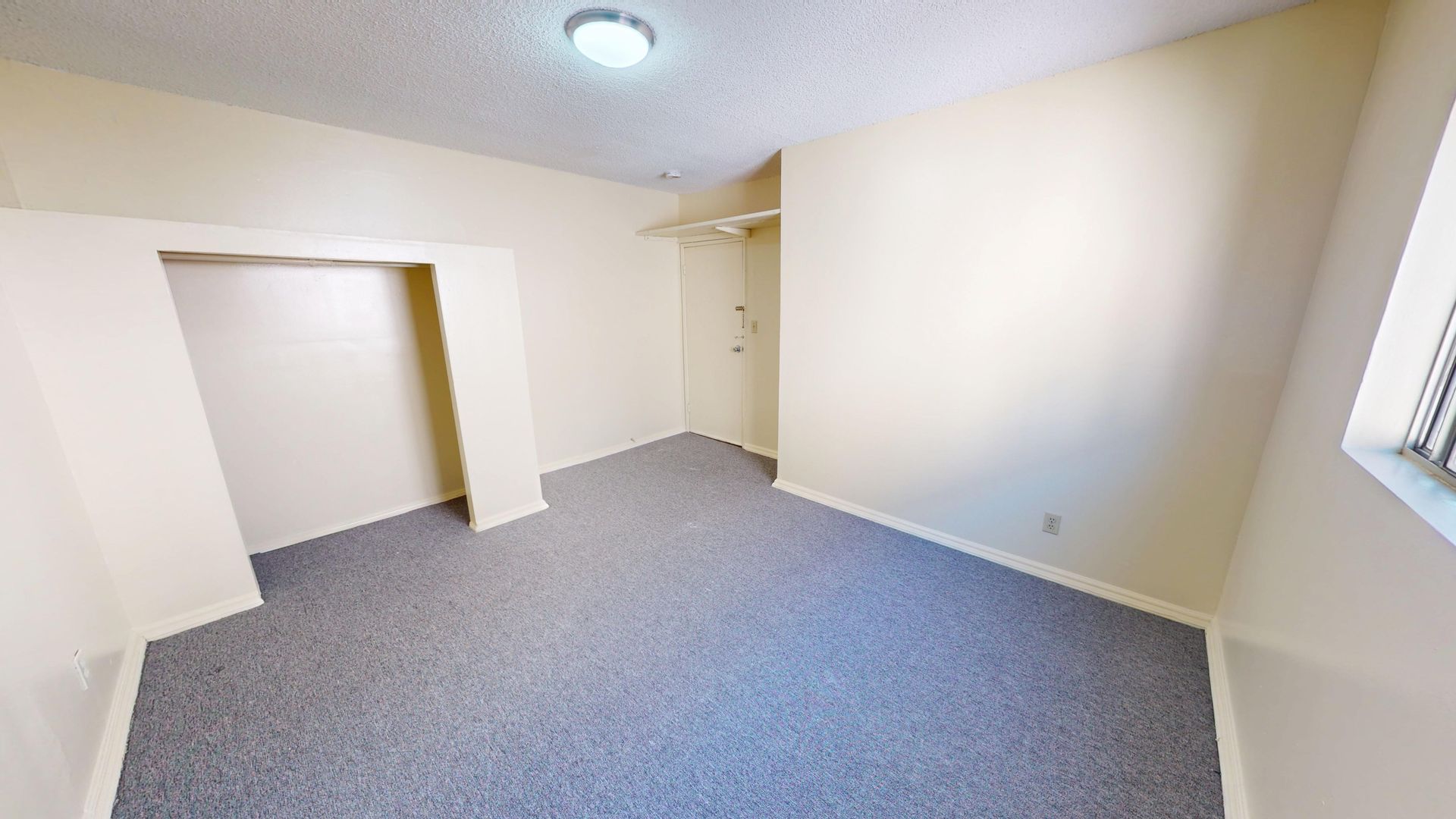 Los Angeles Apartment: 116 North Lake Street