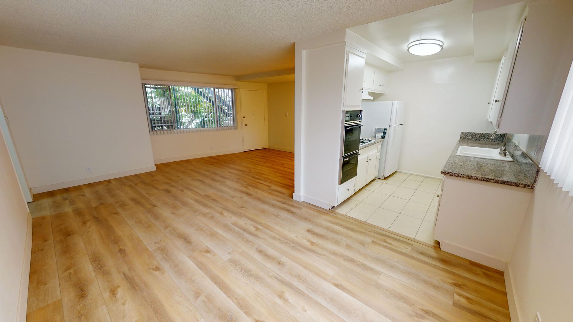 Beverly Hills Apartment: 337 N Palm Drive