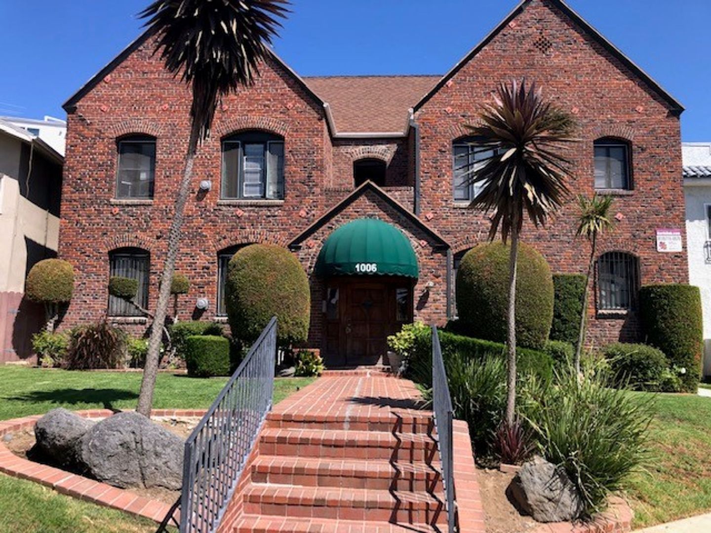 LOS ANGELES Apartment: 1006 S. ORANGE DR.