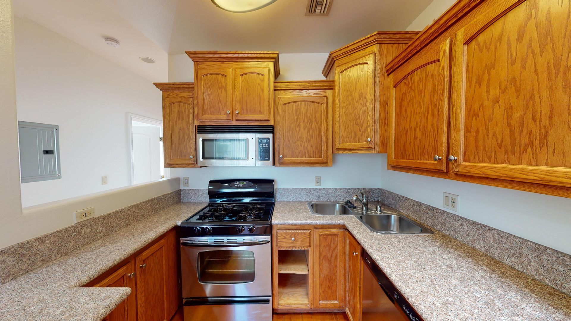 Los Angeles Apartment: 6508 Cerritos Place