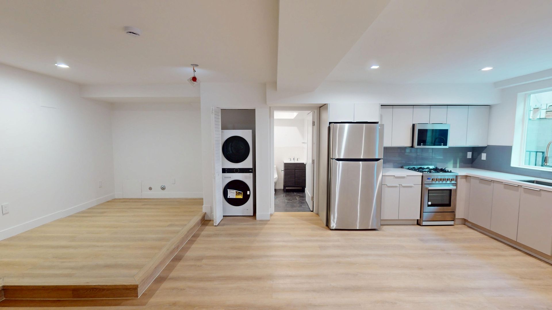 Los Angeles Apartment: 1770 El Cerrito Place