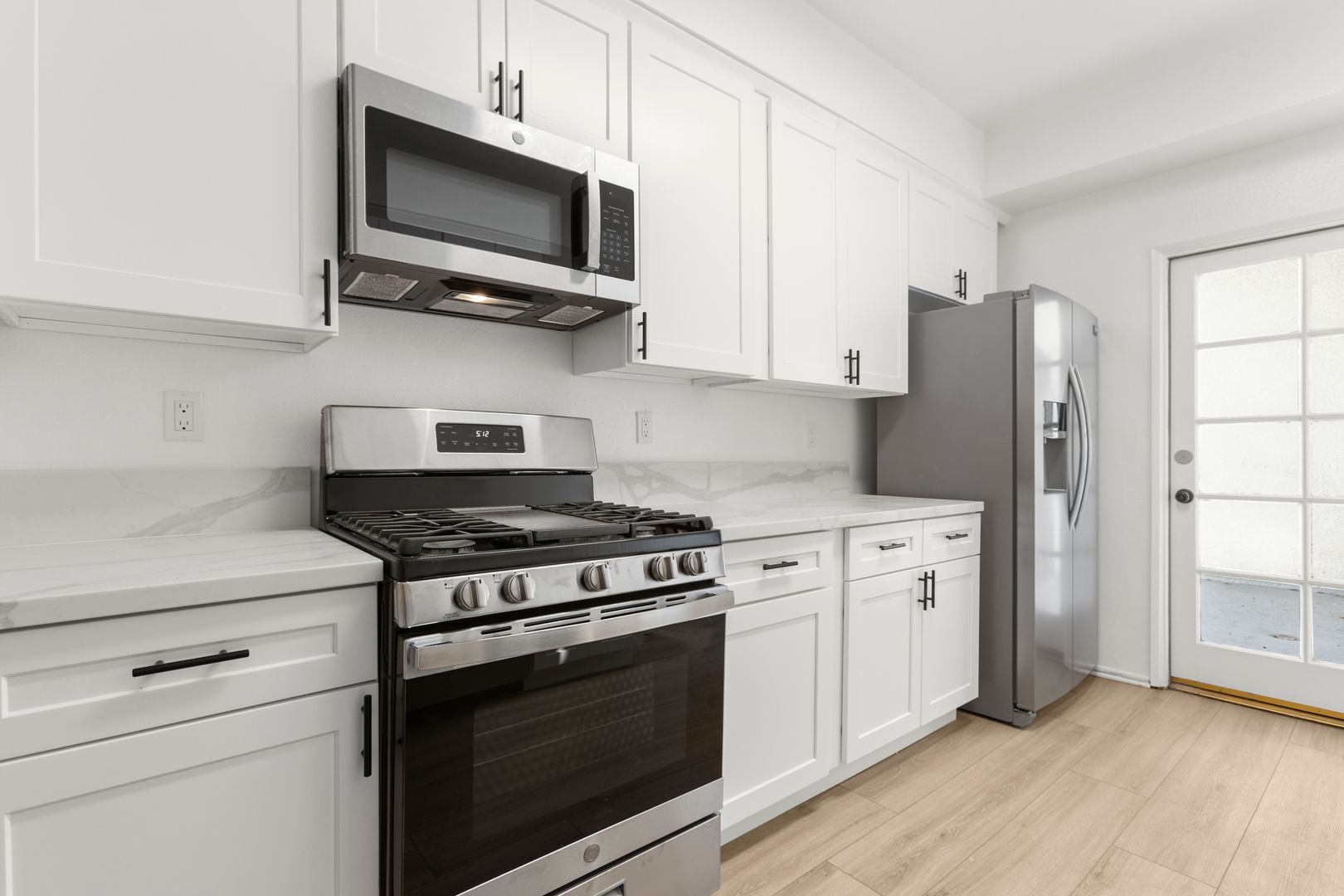 SHERMAN OAKS Apartment: 4912 KESTER AVENUE