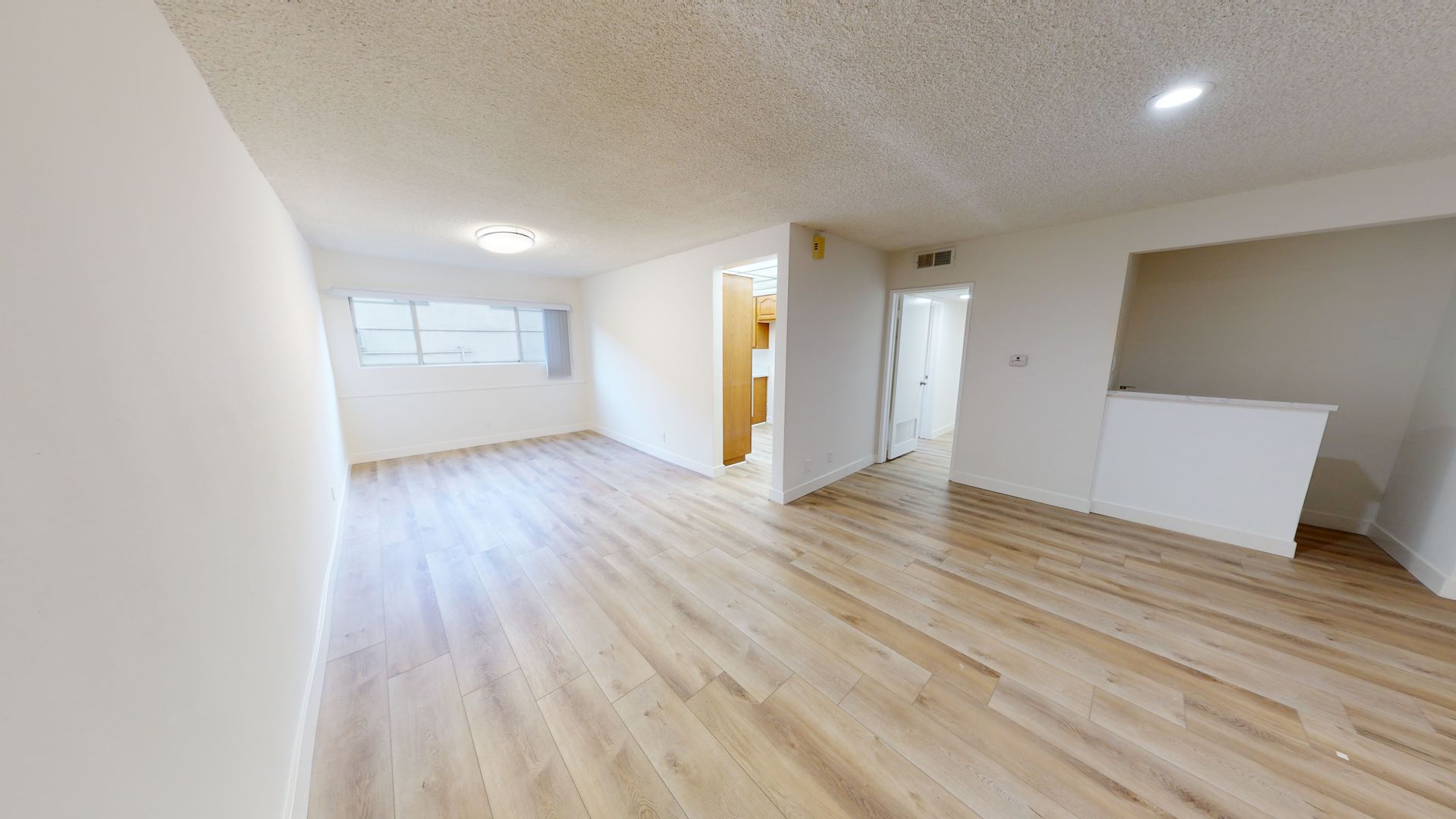 Encino Apartment: 5150 Yarmouth Avenue