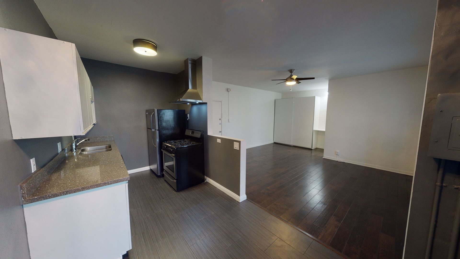 LOS ANGELES Apartment: 1006 S. ORANGE DR.