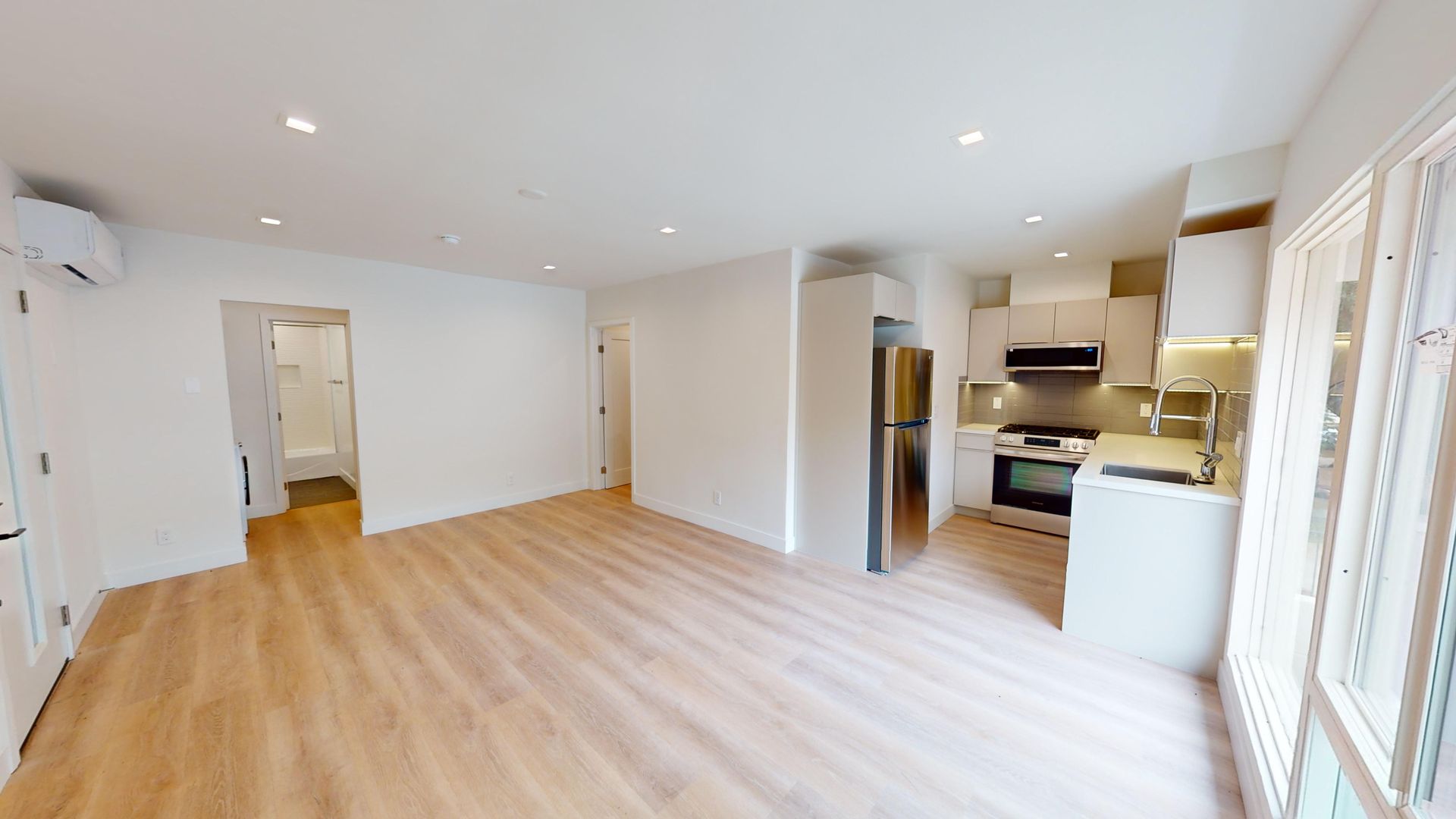 Los Angeles Apartment: 1770 El Cerrito Place