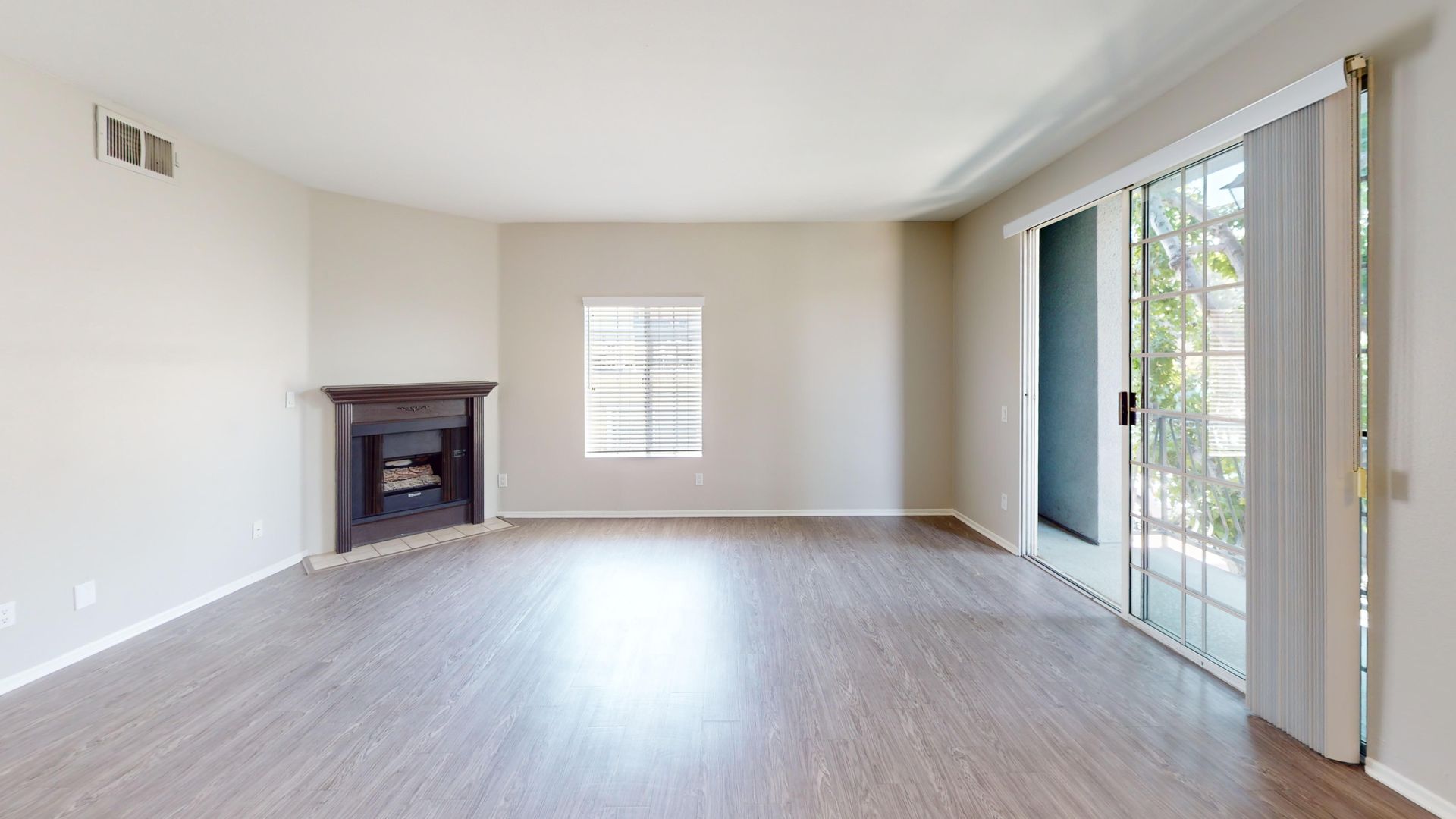 SHERMAN OAKS Apartment: 4912 KESTER AVENUE