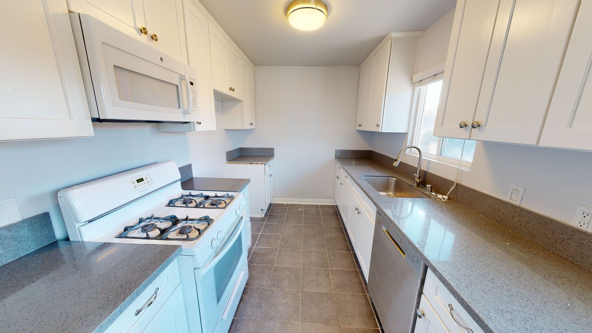 INGLEWOOD Apartment: 626 KEW ST.,