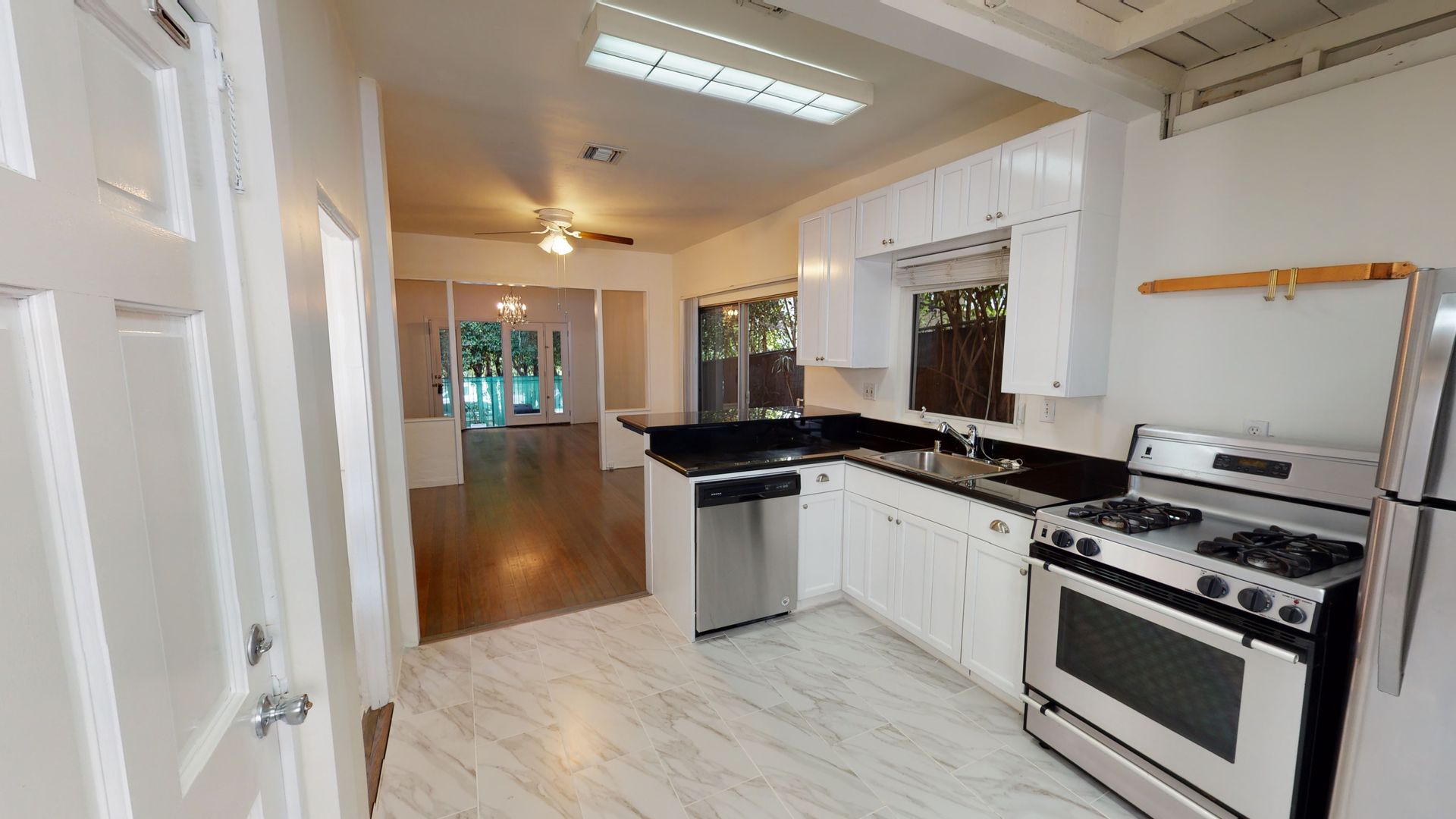 WEST HOLLYWOOD Apartment: 8957 CYNTHIA ST.,