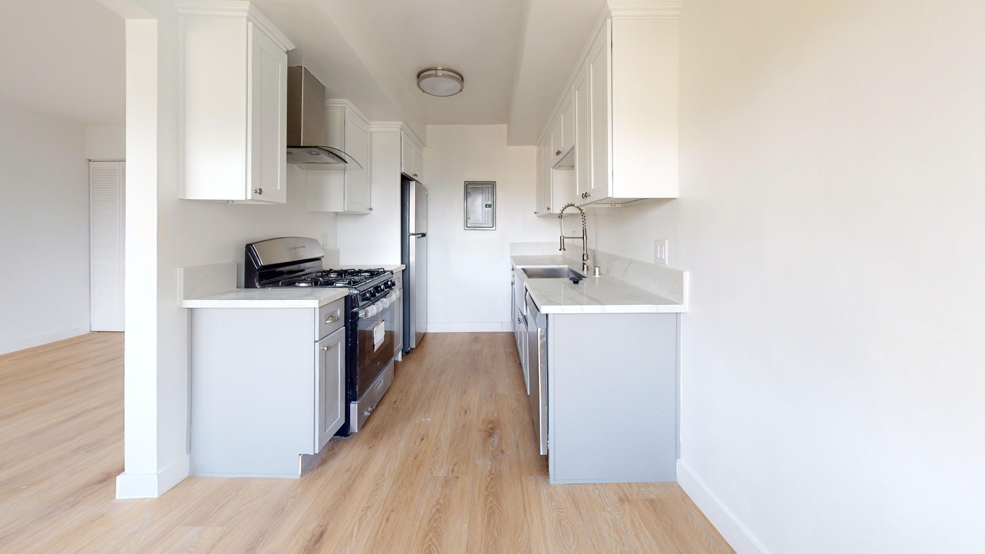 Los Angeles Apartment: 3733 Locke Avenue