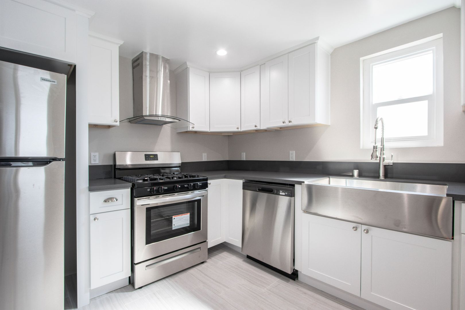 Los Angeles Apartment: 2641 Alice Street