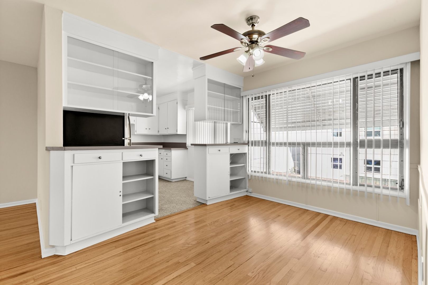 West Hollywood Apartment: 1258 North Sweetzer Avenue