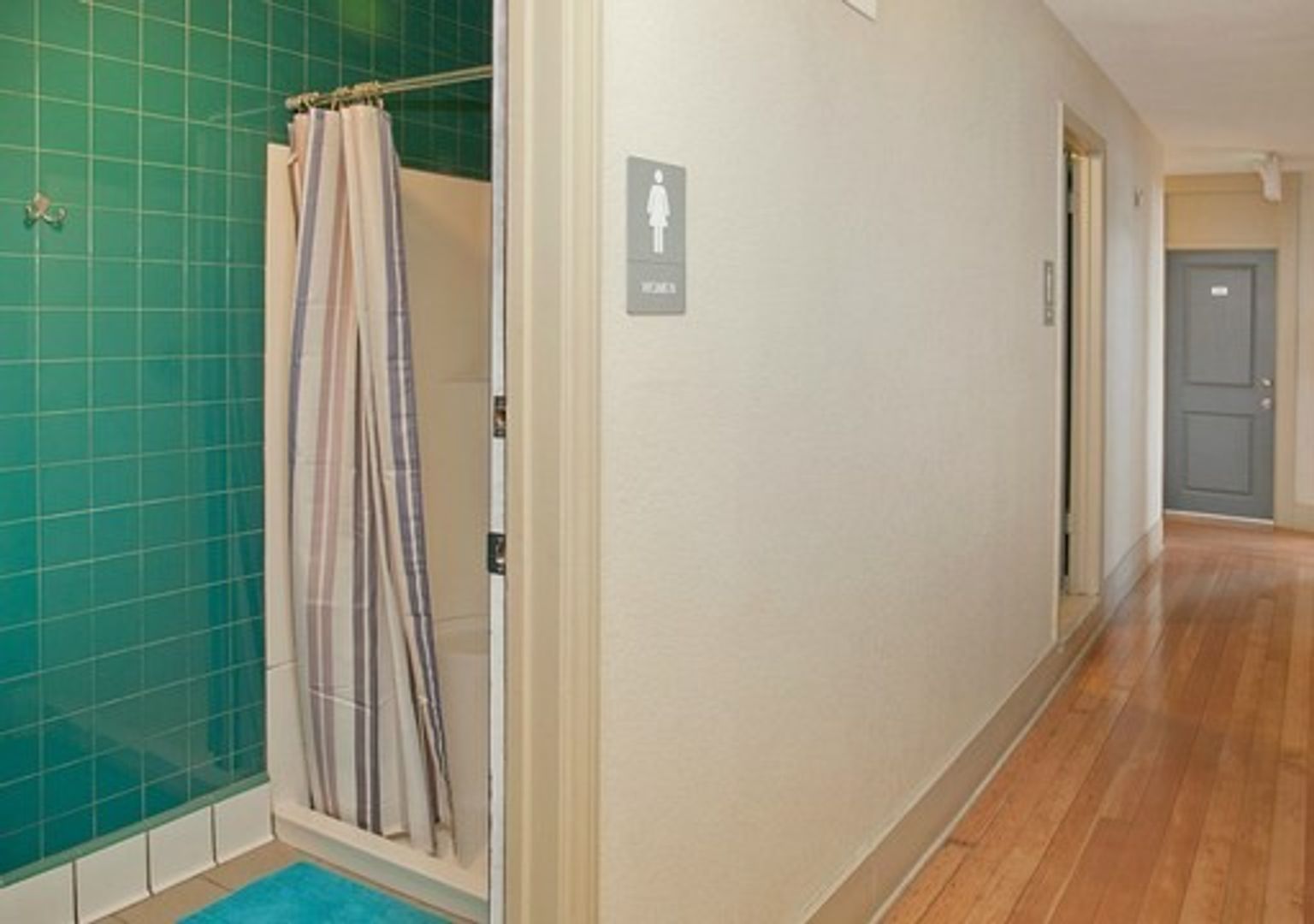 Torrance Apartment: 1646 Cabrillo Avenue