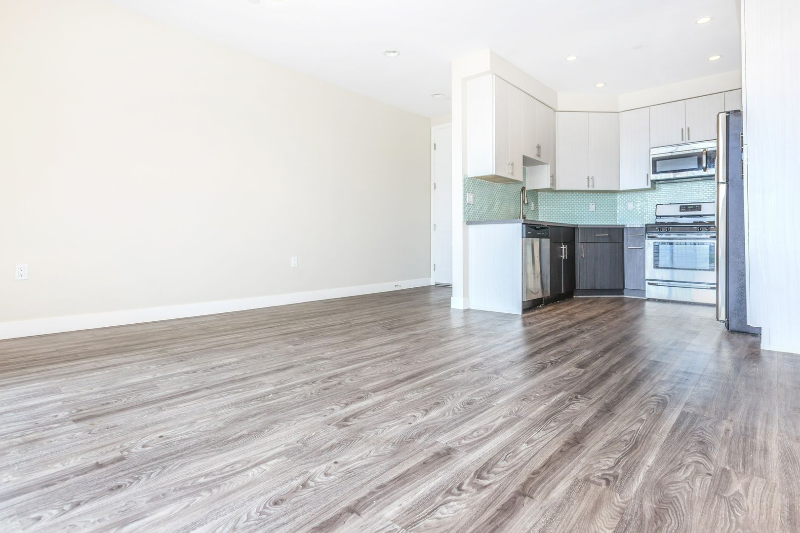 NORTH HOLLYWOOD Apartment: 11055 CUMPSTON ST.