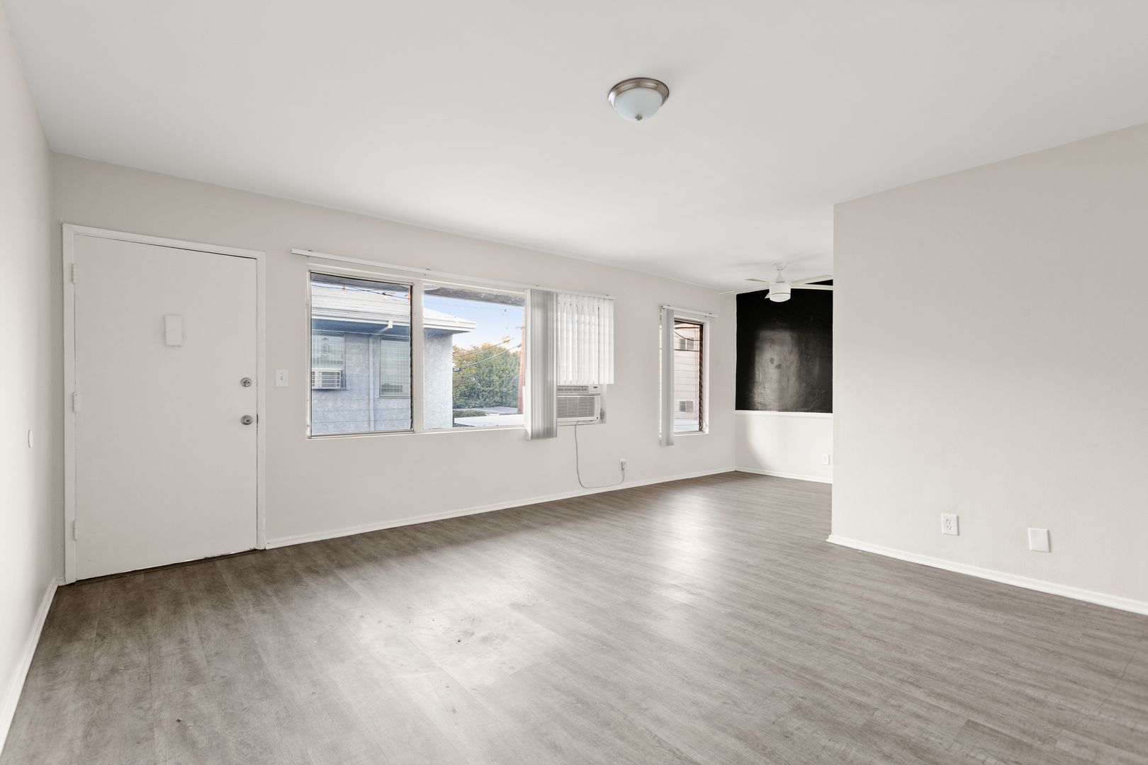 West Hollywood Apartment: 1042 North Stanley Avenue