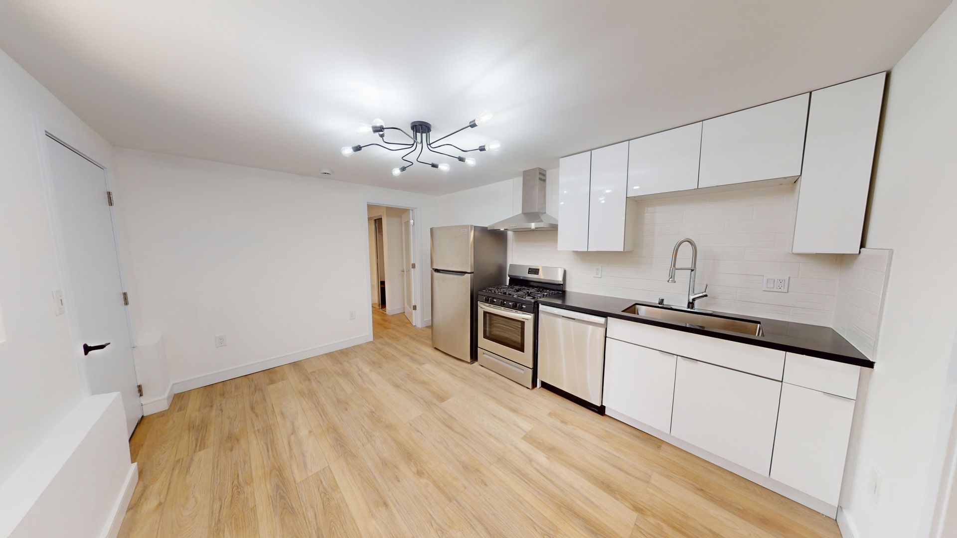 West Hollywood Apartment: 7634 Hampton Ave,