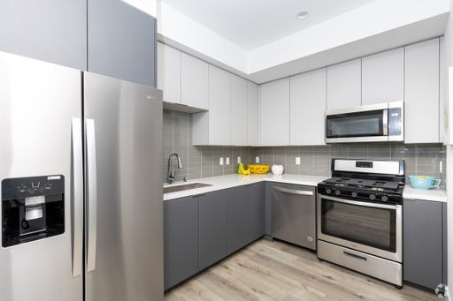 Newly Constructed Luxury Community in NoHo Arts District! Rent NOW! – photo 1