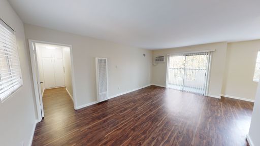 FREE RENT! LARGE 2 Bdrm / 2 Bathroom For RENT! – photo 1