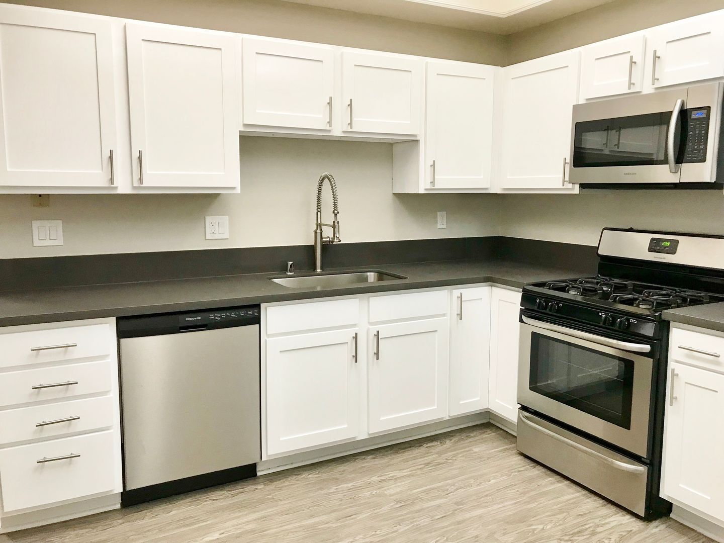 SHERMAN OAKS Apartment: 4912 KESTER AVENUE