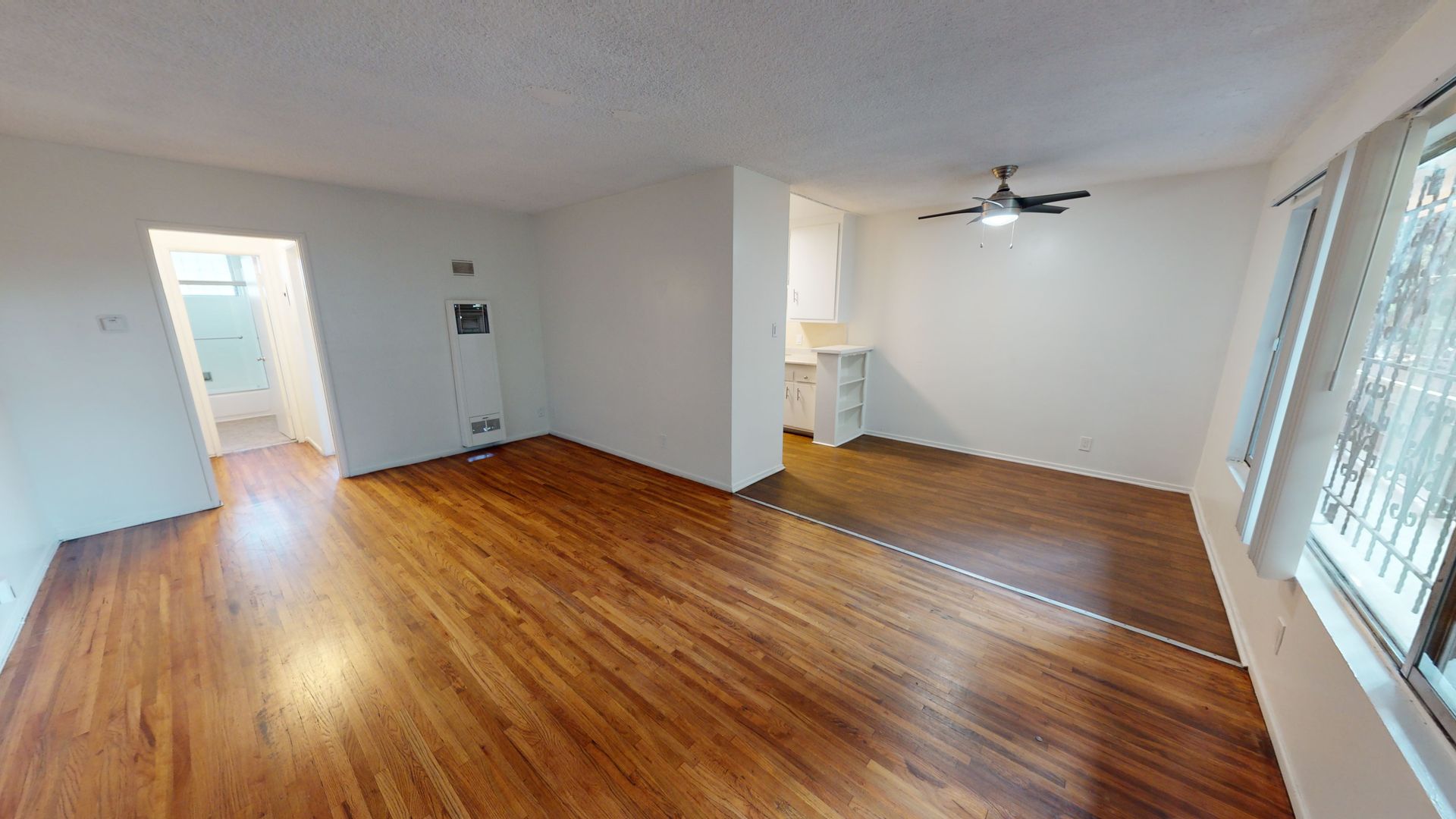LOS ANGELES Apartment: 950 S. GRAND VIEW ST.,