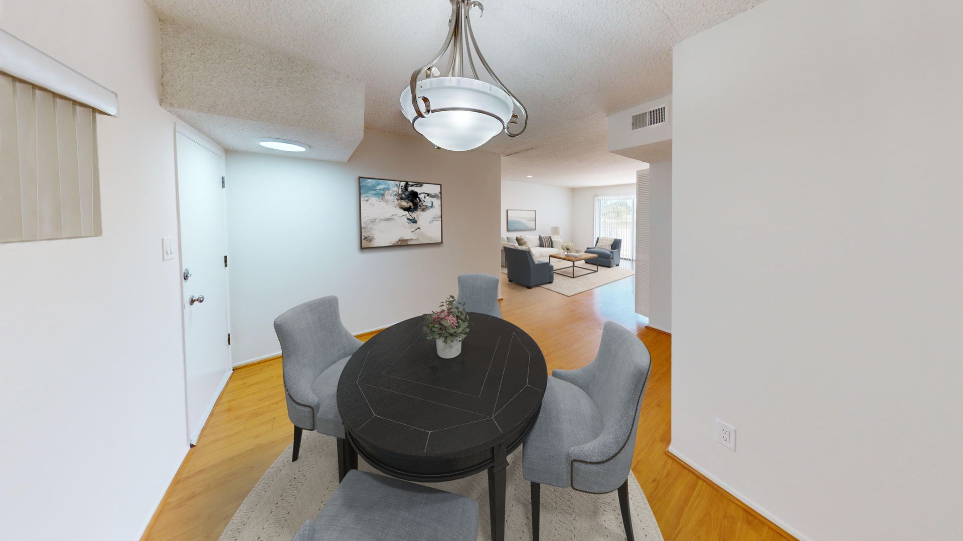Encino Apartment: 5150 Yarmouth Avenue