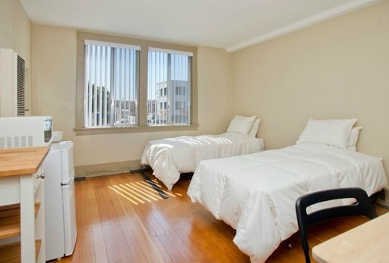 Torrance Apartment: 1646 Cabrillo Avenue