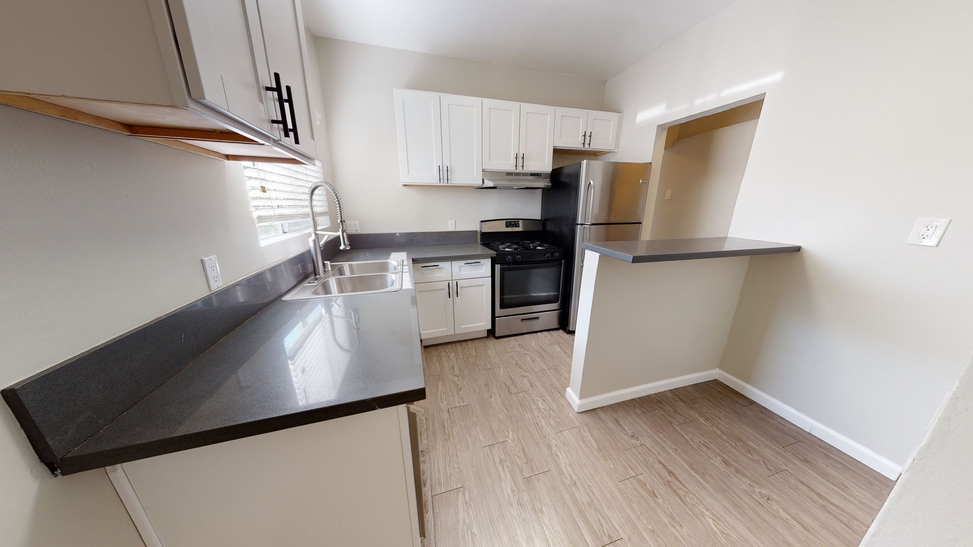 LOS ANGELES Apartment: 734 HYPERION AVE.