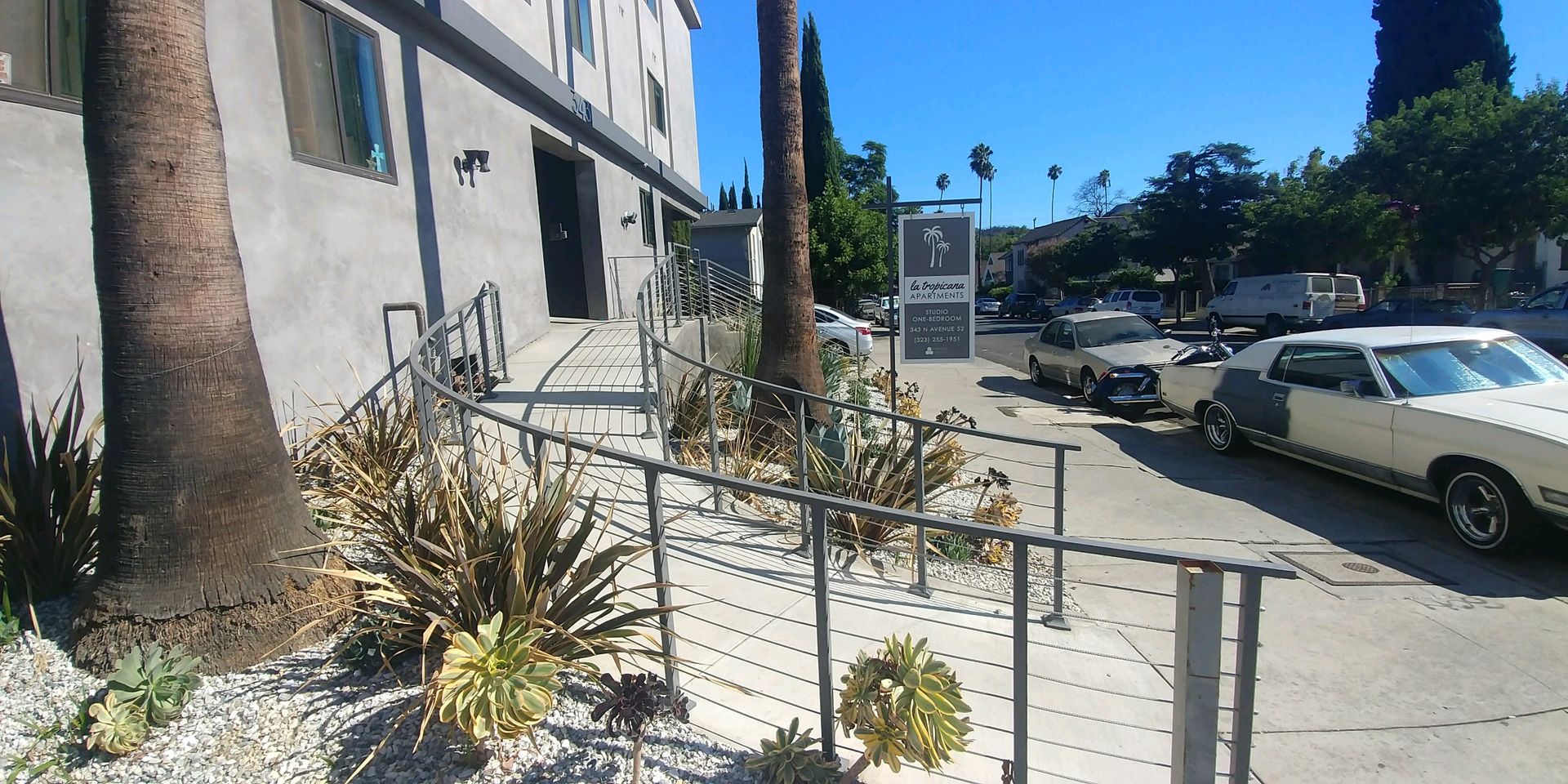 LOS ANGELES Apartment: 343 N. AVENUE 52