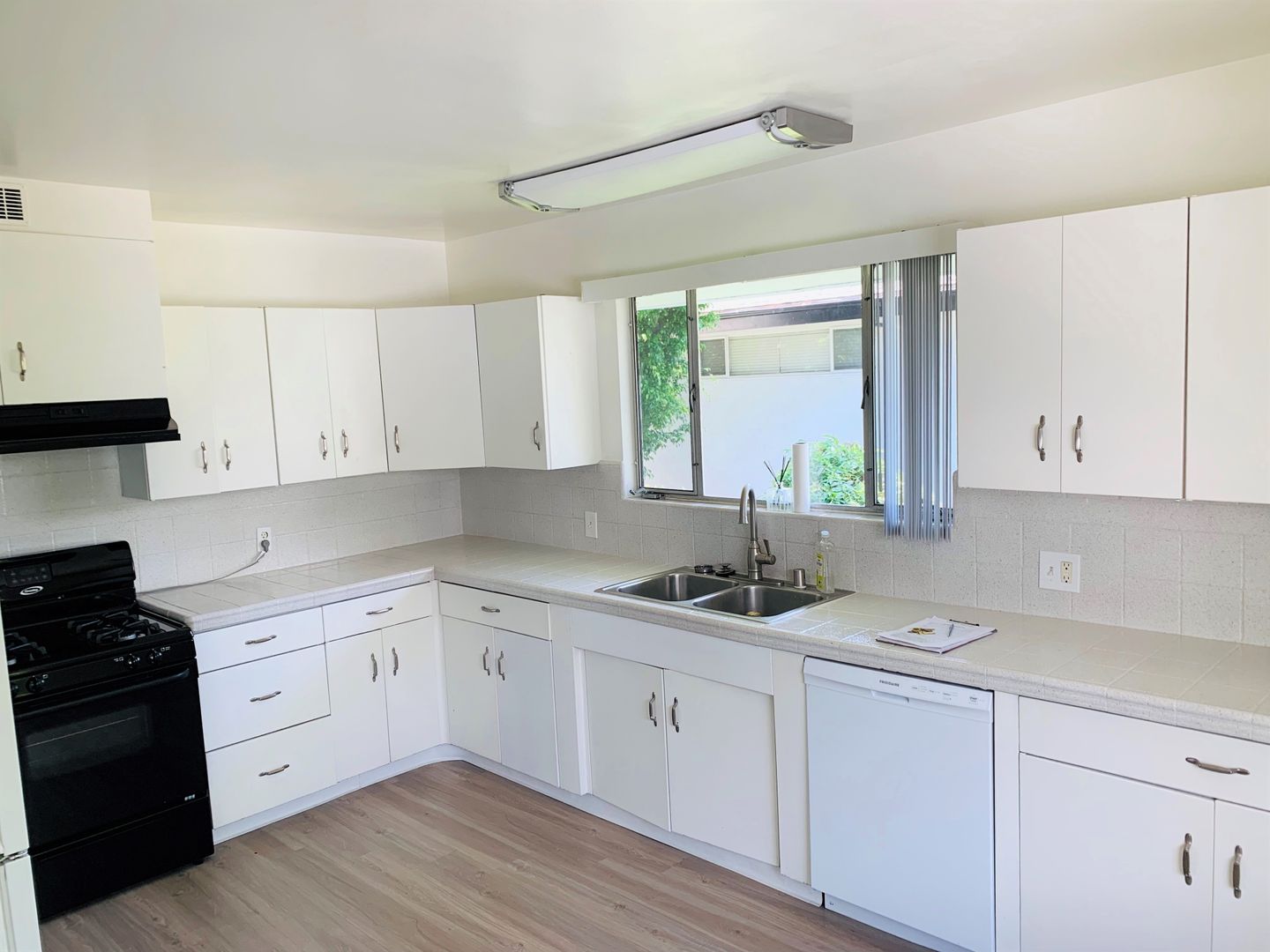 PASADENA Apartment: 1021 S. ORANGE GROVE BLVD.,