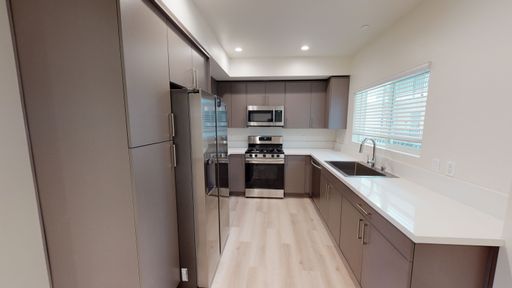 Newly Built Beautiful Apartments in the Vicinity of the Warner Center! – photo 1