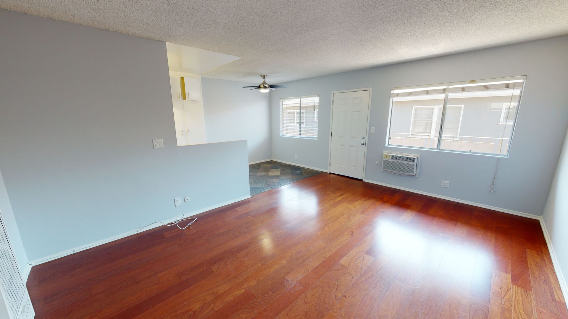 LOS ANGELES Apartment: 937 HYPERION AVE.