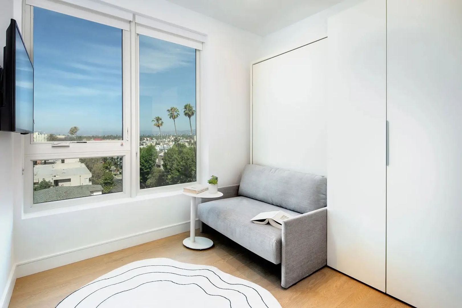 Los Angeles Apartment: 3920 West 5th Street