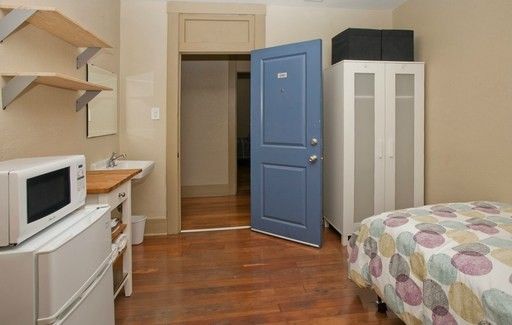 BEAUTIFUL DORMITORY STYLE HOUSING AVAILABLE - TORRANCE!