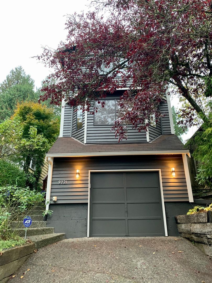Seattle House: 9721 20th Avenue NE