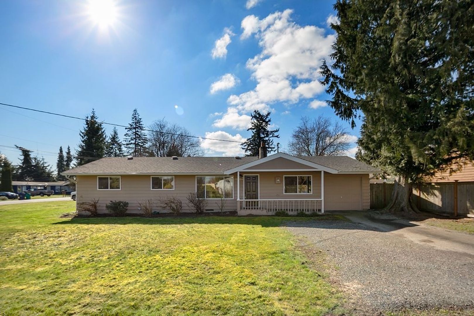 Lynnwood House: 20804 3rd AVE W