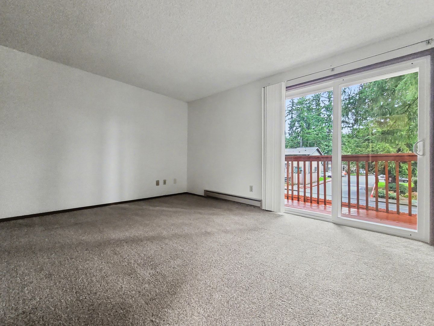 Kirkland Apartment: 14327 123rd Ave NE