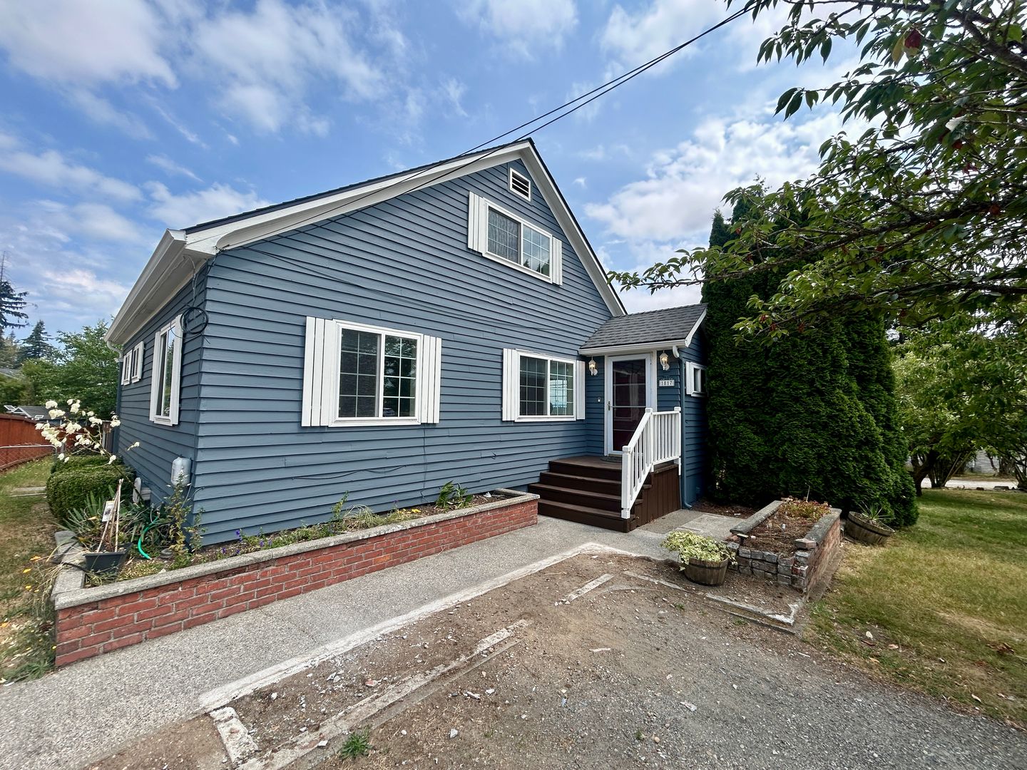 Everett House: 1817 Leland Dr.
