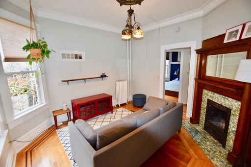 Charming Capitol Hill One Bedroom - AVAILABLE 9/8/2026! – photo 1