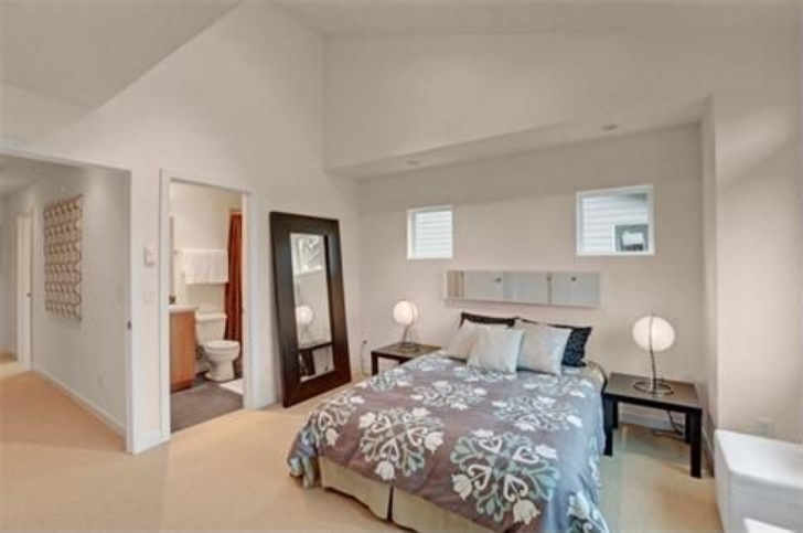 Seattle Townhome: 12022 32nd Ave NE, Unit B